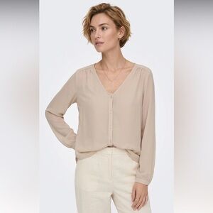 Forever 21 Beige V Neck Long Sleeve Blouse Size Small